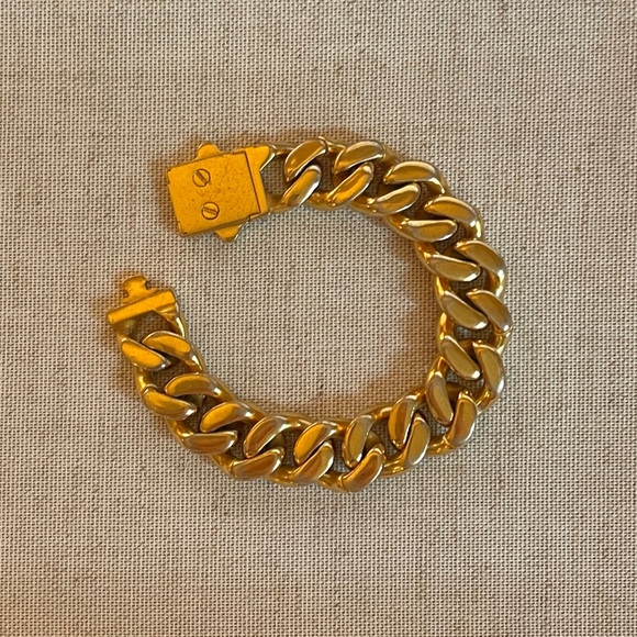 Saint Laurent Gold Kiss Lips Curb Chain Bracelet - Picture 7 of 15
